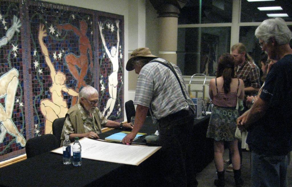 Gary Snyder singing books, image by Tim Mahoney