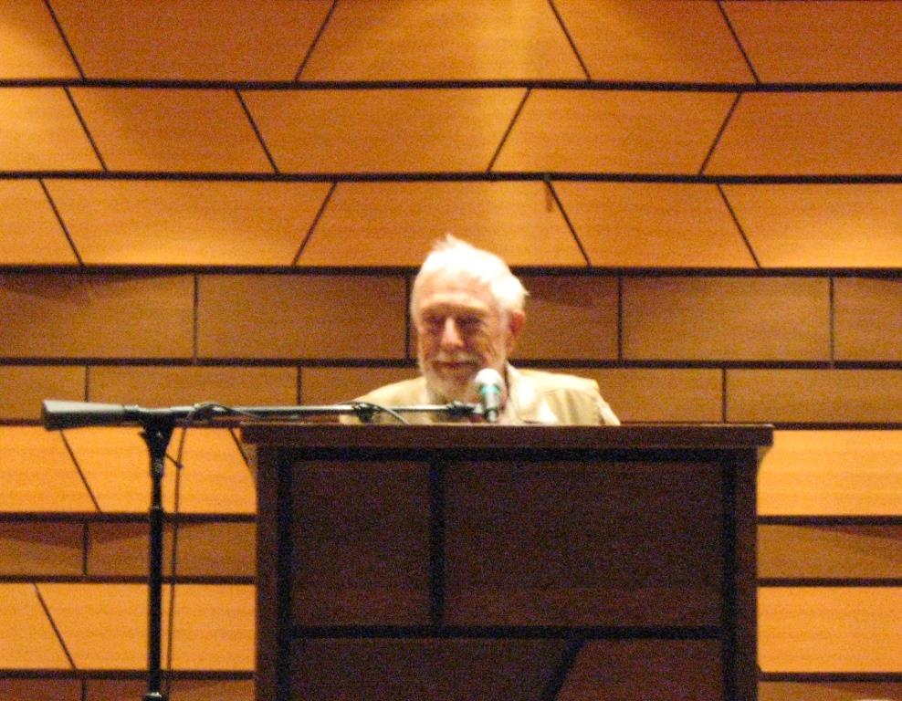 Gary Snyder reading, image by Tim Mahoney
