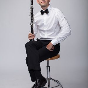Wesley Ferreira Promotional Photo with clarinet