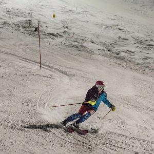 Downhill skier in Colorado (Pixabay)