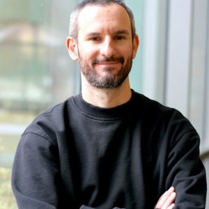 headshot of Peter Harris